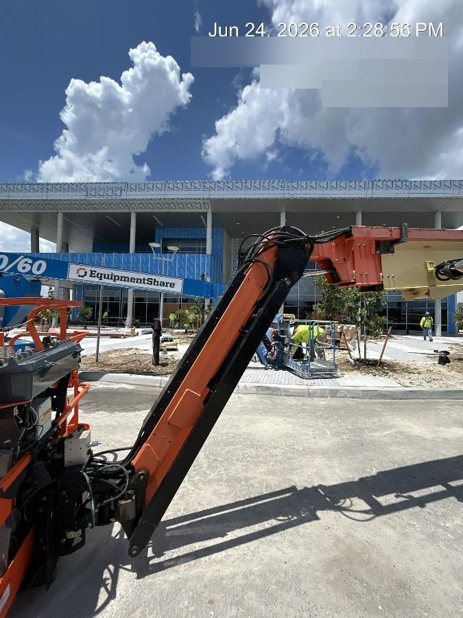 2020 JLG 860SJ