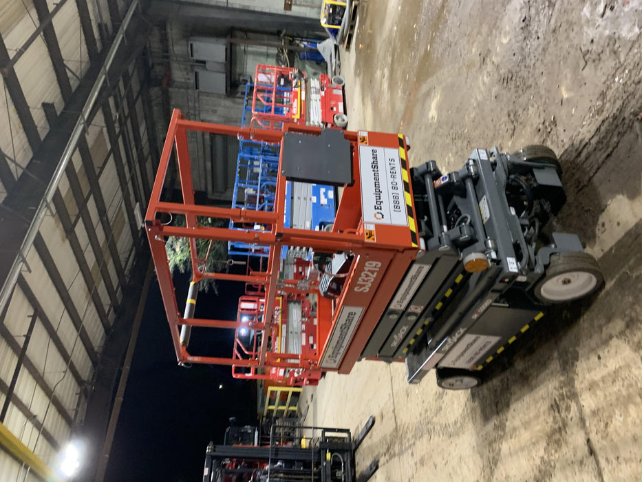 2020 Skyjack SJIII-3219 Solid NM Tires, Half height spring hinged entry gate, Dual Beacons, 800W Inverter