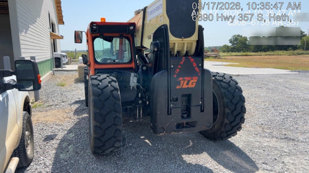 2016 JLG 1055
