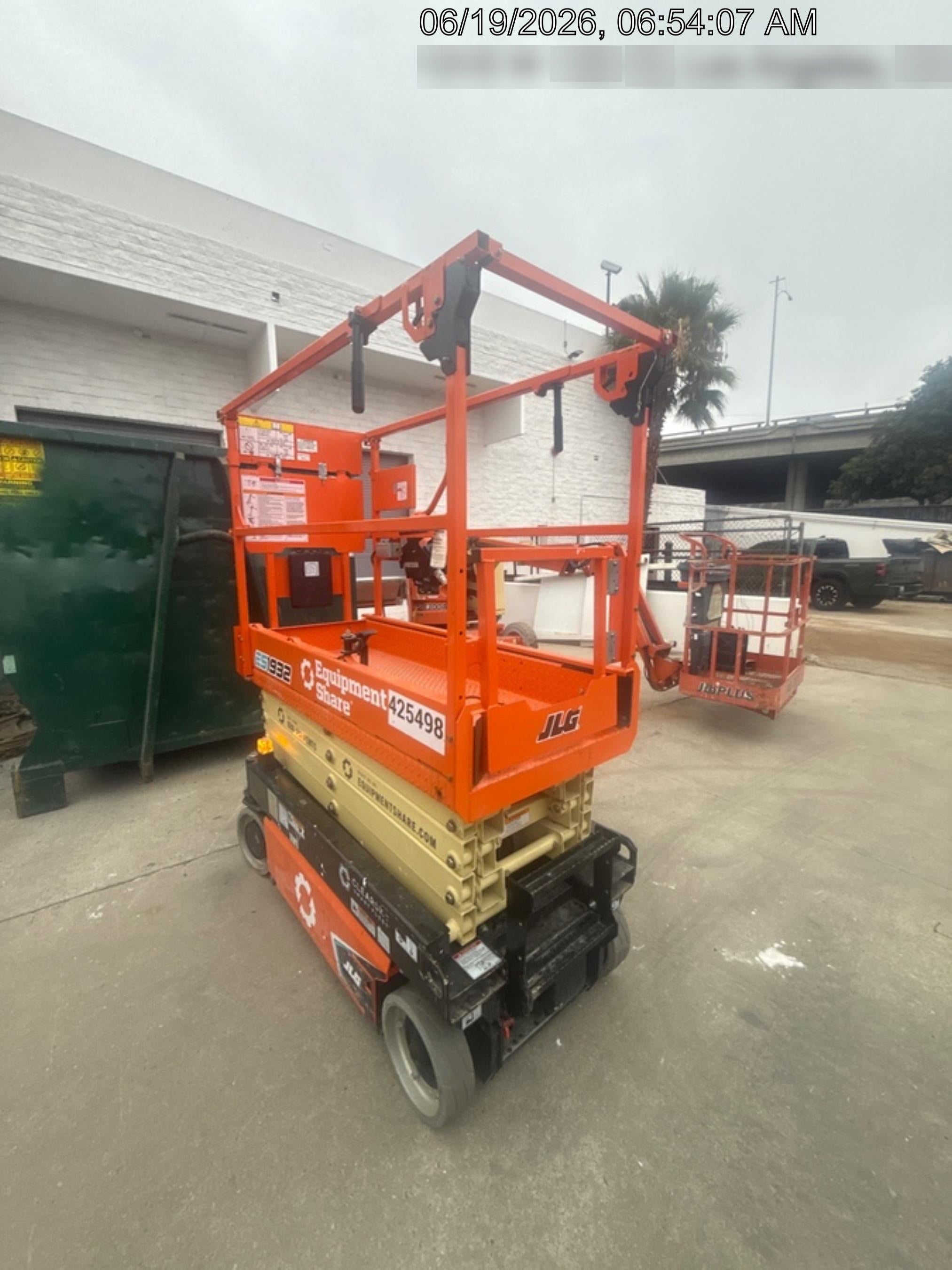 2024 JLG ES1932