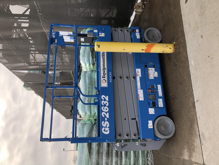 2019 Genie GS-2632 Folding rails with half height swing gate