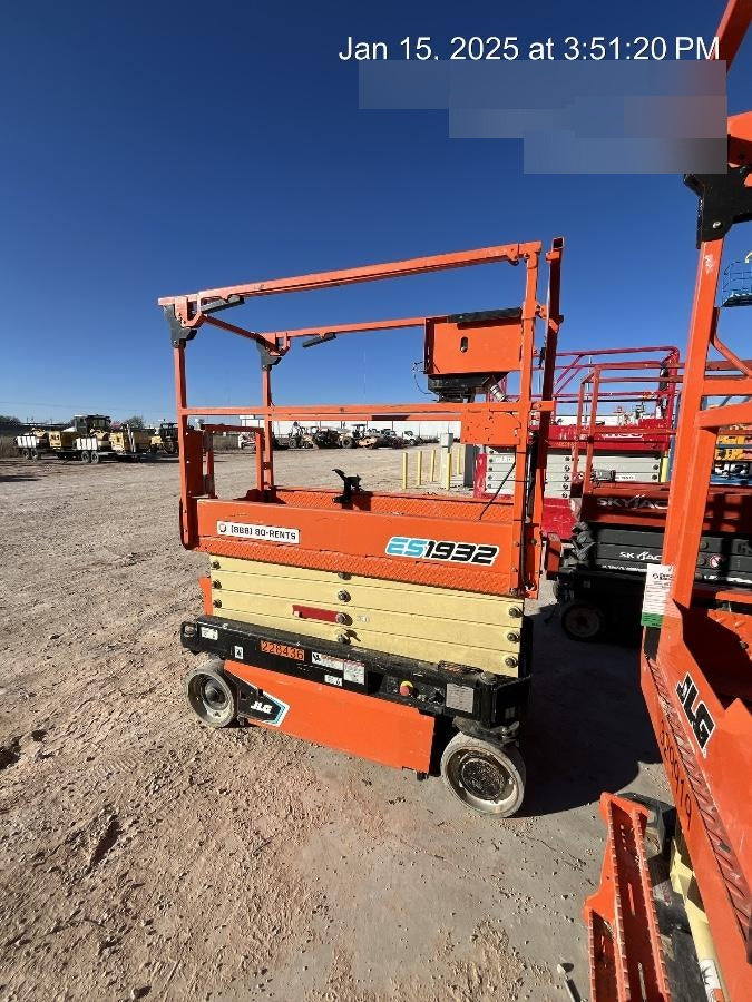 2022 JLG ES1932