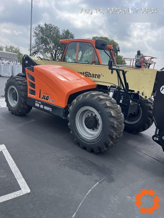 2025 JLG 1732