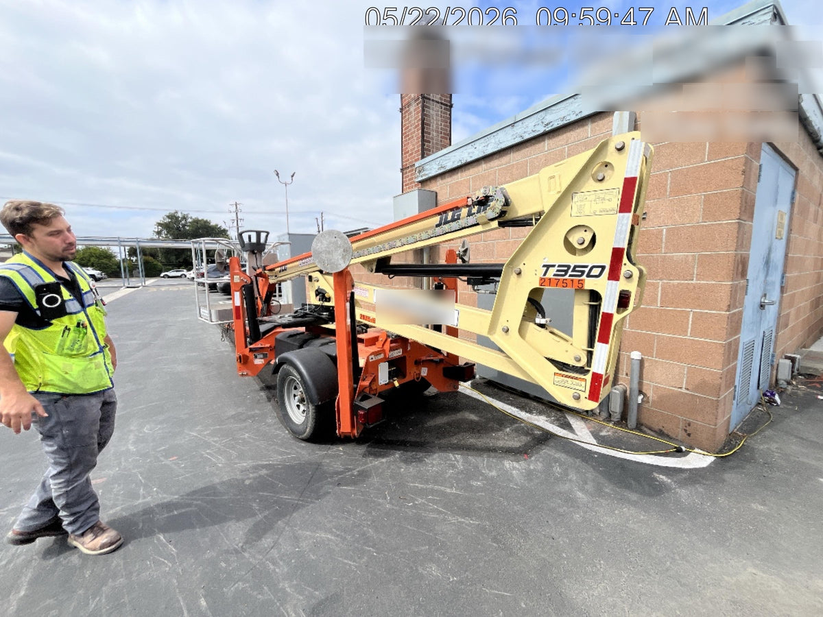 2022 JLG T350