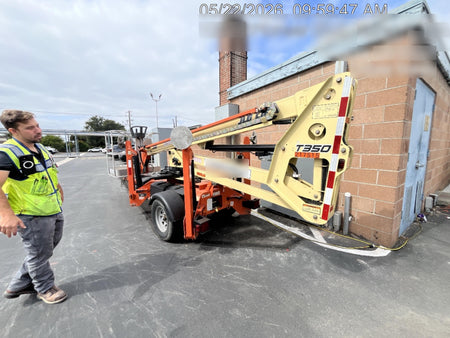 2022 JLG T350