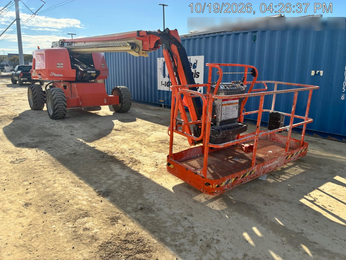 2023 JLG 660SJ