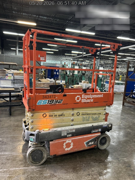 2023 JLG ES1932