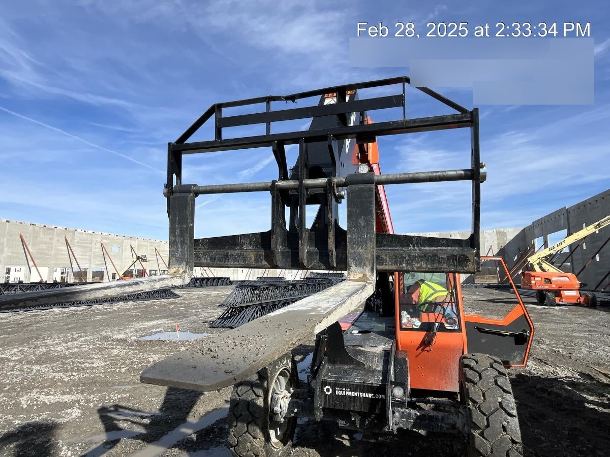 2024 SKYTRAK 8042