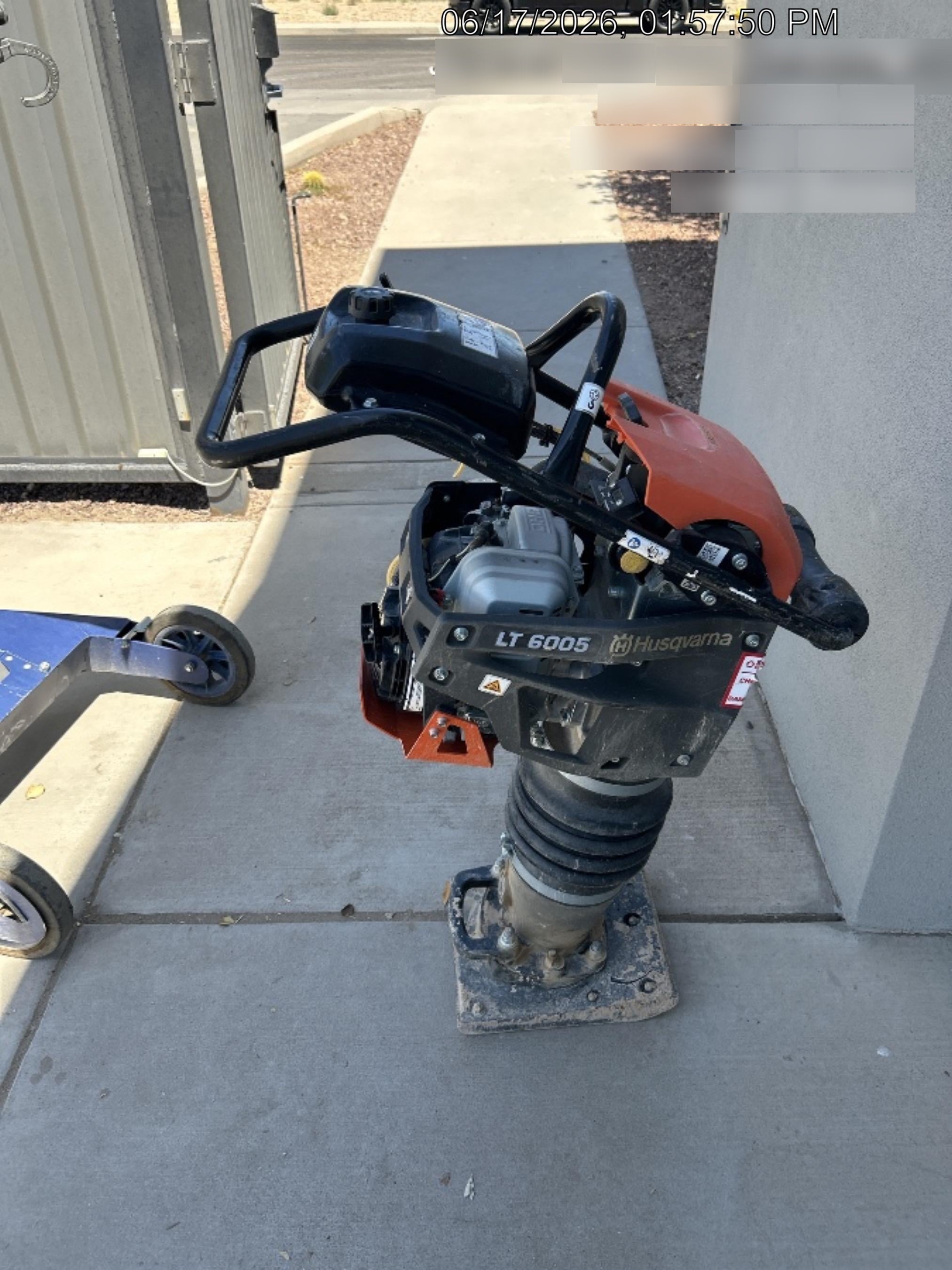 2025 HUSQVARNA LT6005