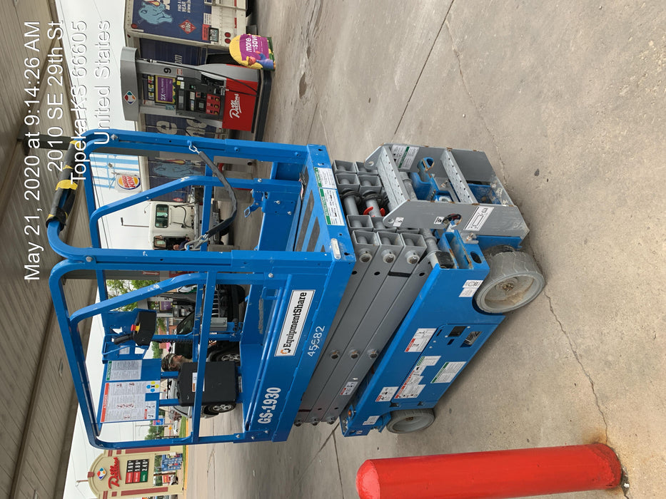 2019 Genie GS-1930 Fixed rails with chain Entry