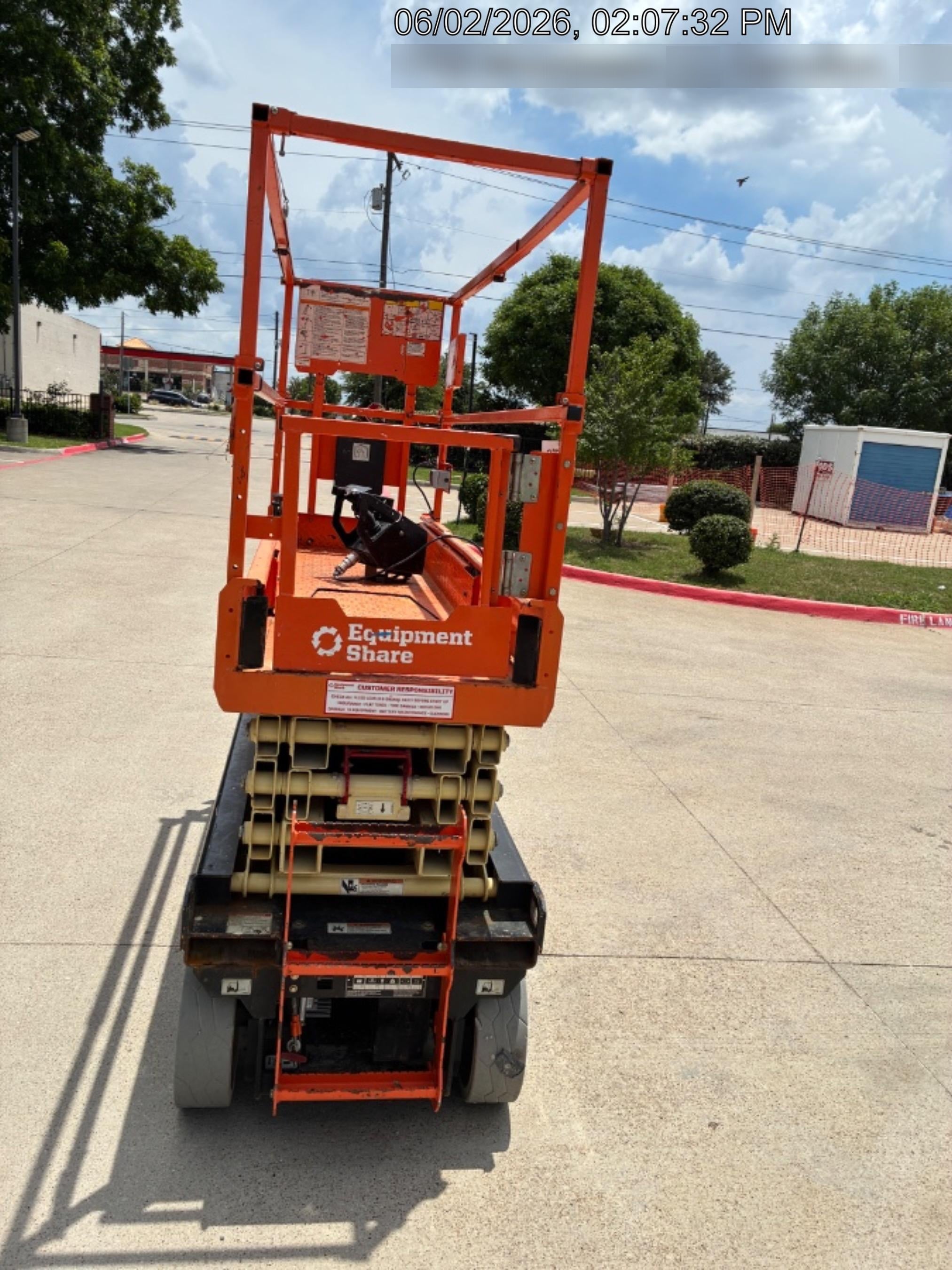 2023 JLG ES2632