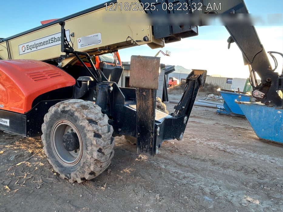2021 JLG 1075