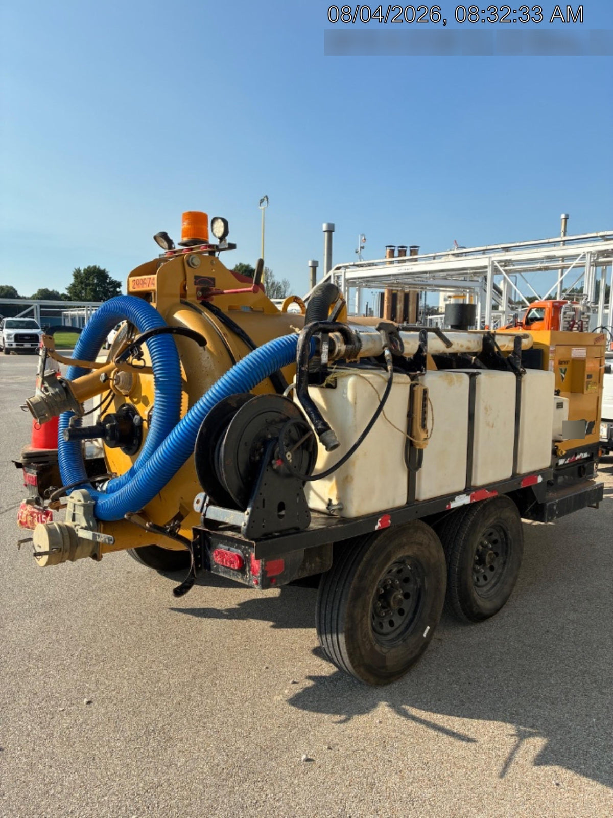 2023 VAC-TRON LP573XDT