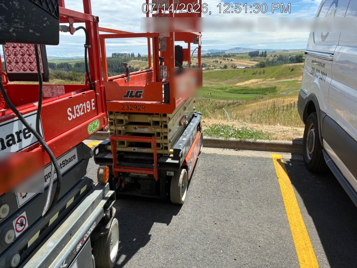 2022 JLG ES1932