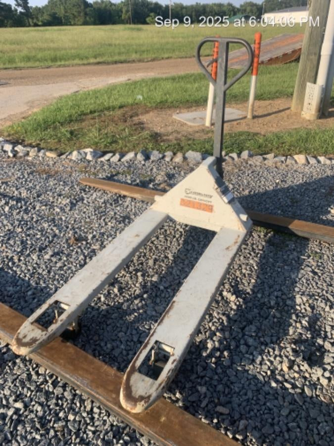 2023 STRONGWAY 4400 lb Pallet Jack