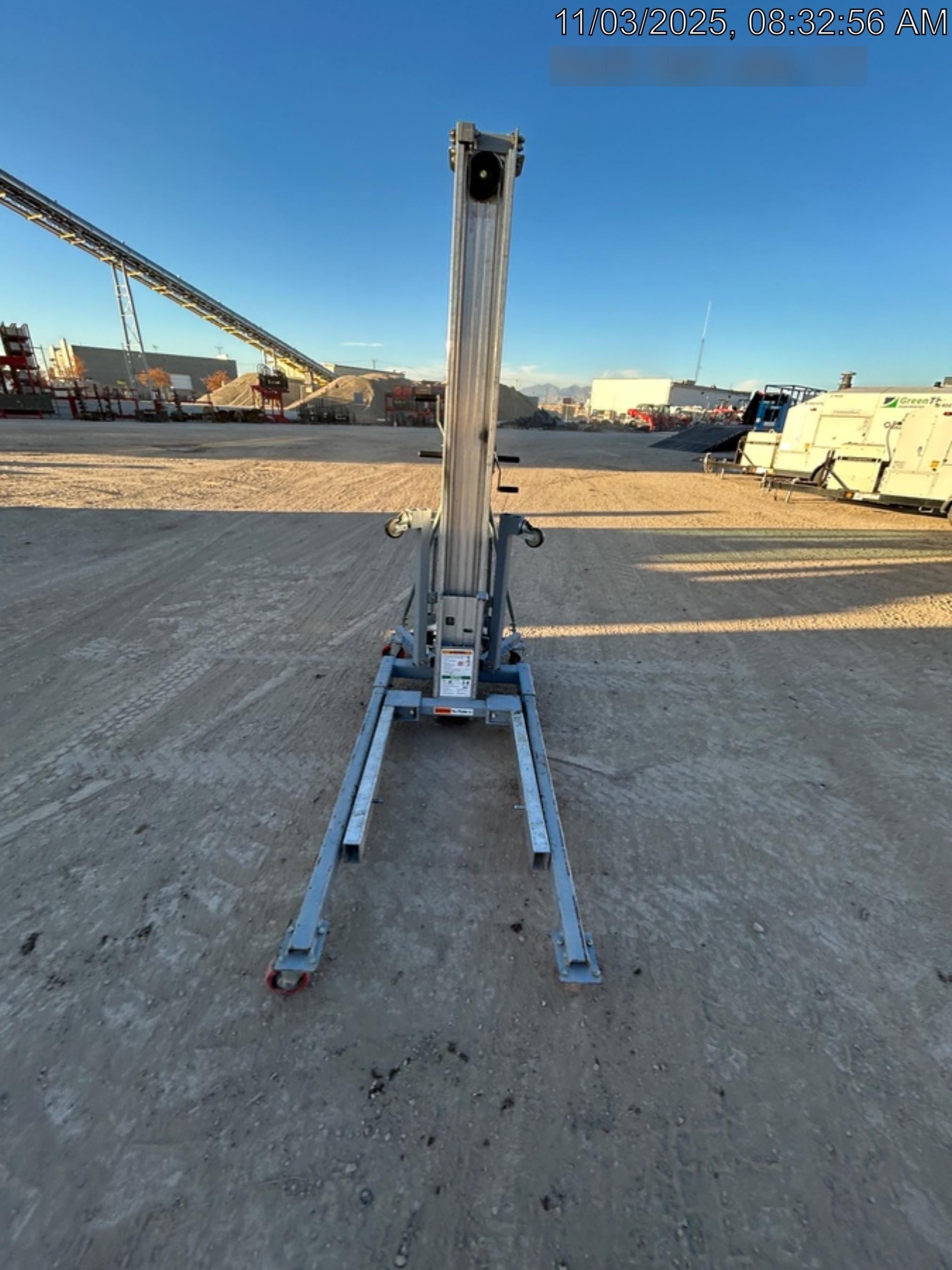 2023 GENIE SLC-24