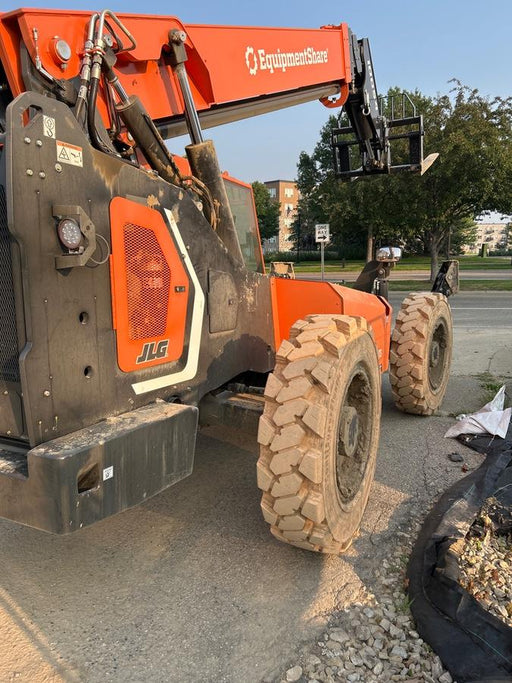 2025 JLG 10054