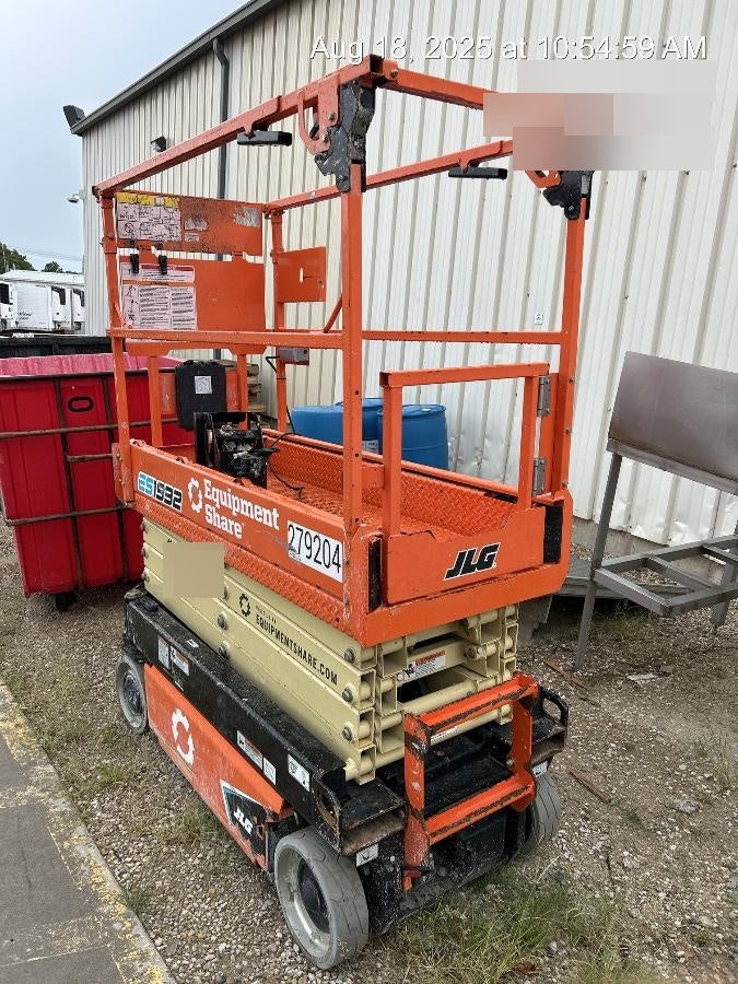 2022 JLG ES1932