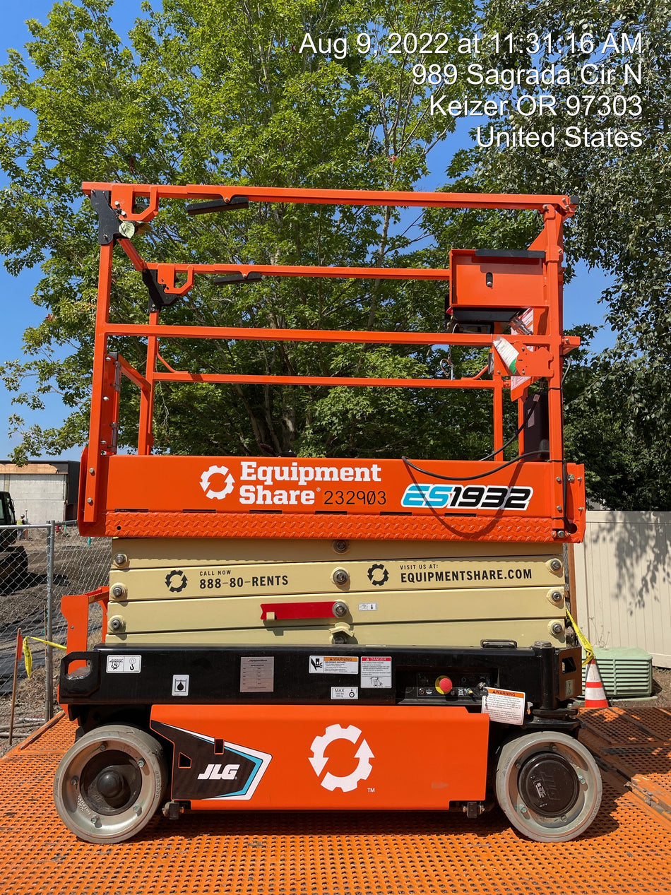 2022 JLG ES1932