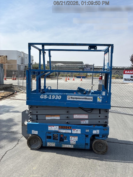 2020 Genie GS-1930 Solid Non Marking Tires, Beacon, Folding rails with half height swing gate, 800W Inverter