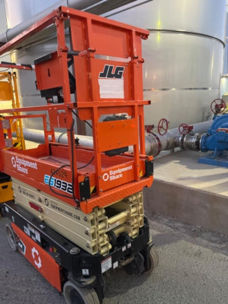 2024 JLG ES1932