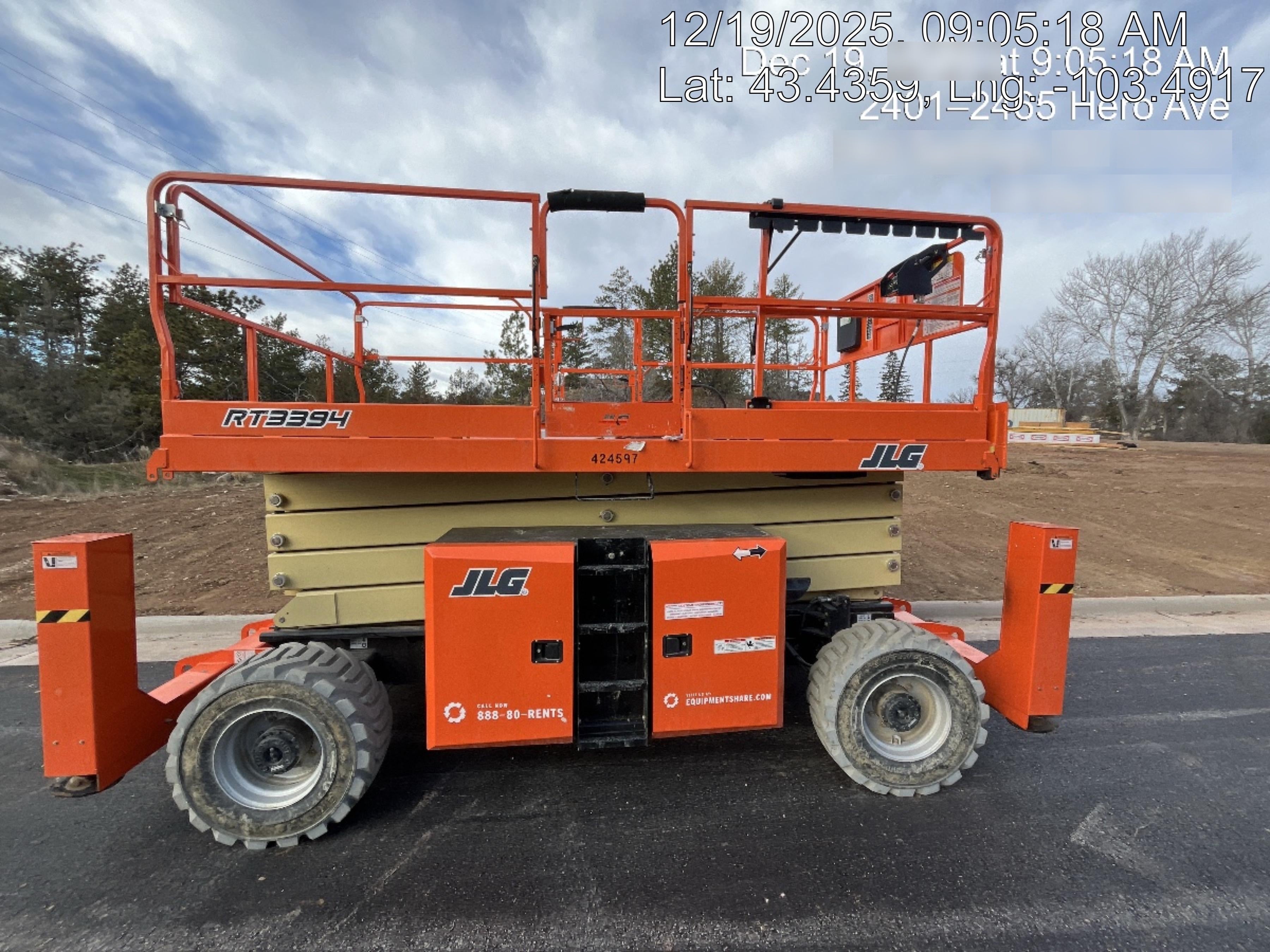 2024 JLG RT4394