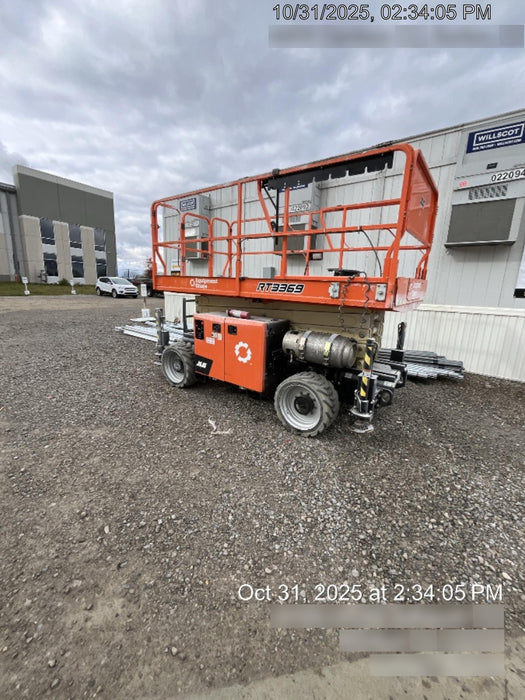 2022 JLG RT3369