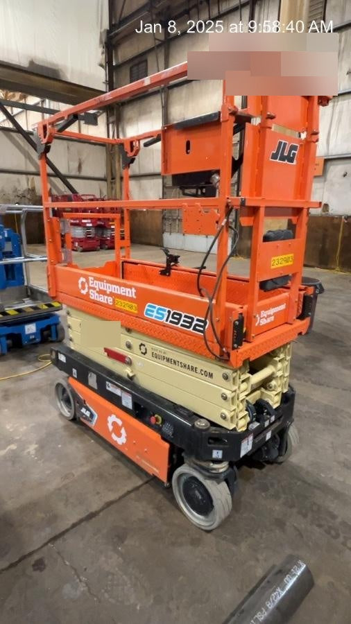 2022 JLG ES1932