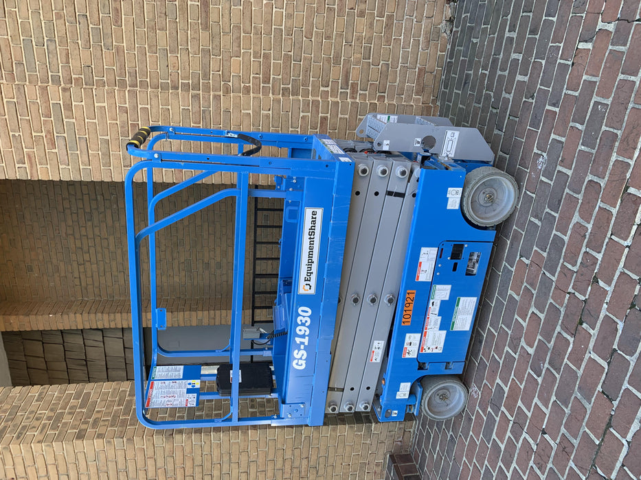 2020 Genie GS-1930 Fixed rails with chain entry gate - Pre A92.20