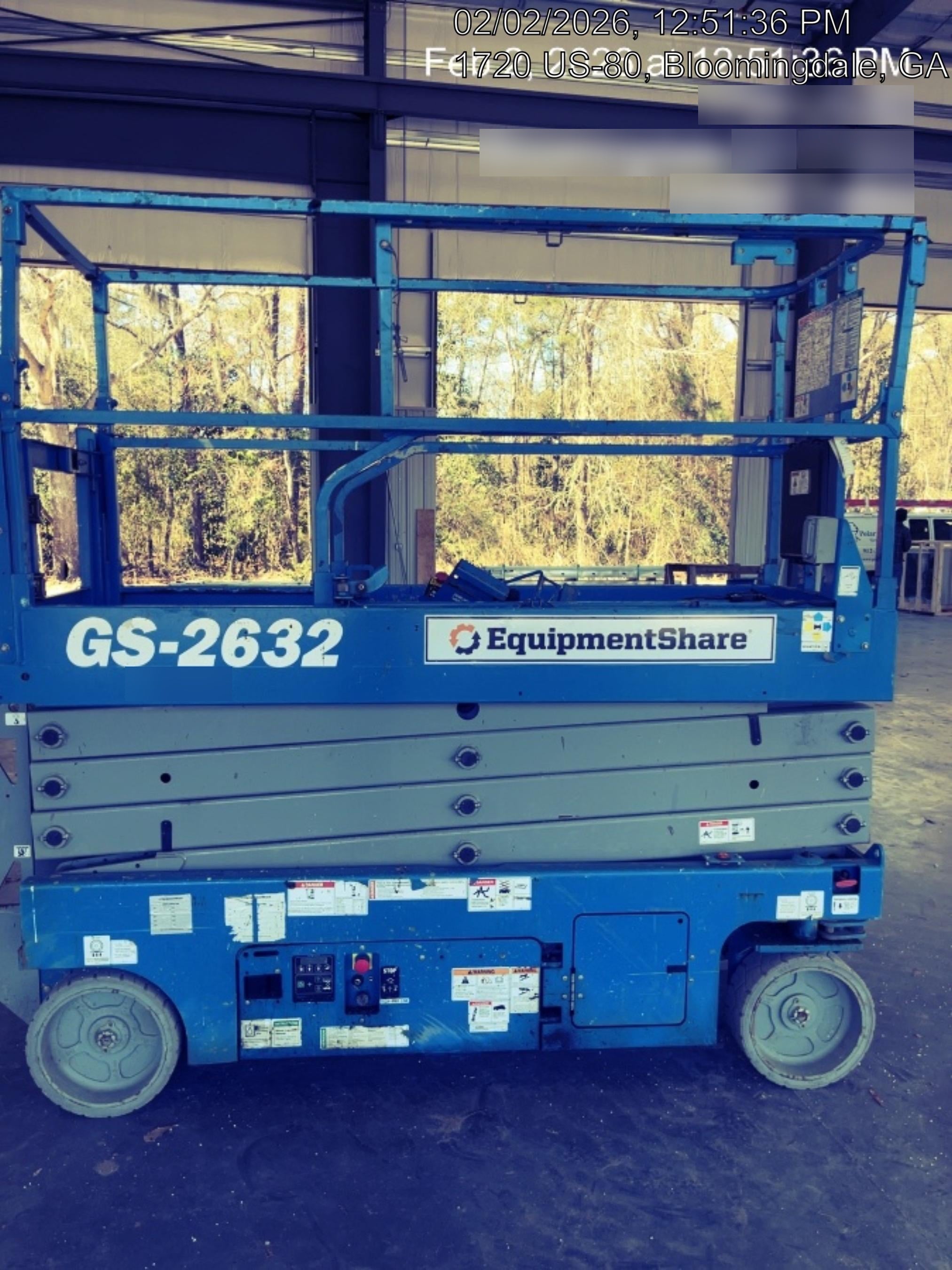 2019 Genie GS-2632 Folding rails with half height swing gate