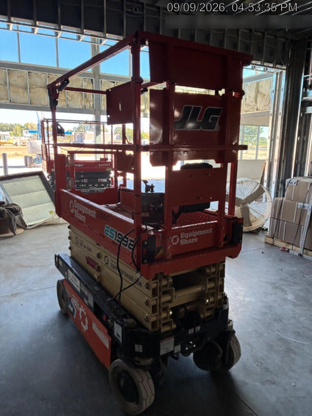 2022 JLG ES1932