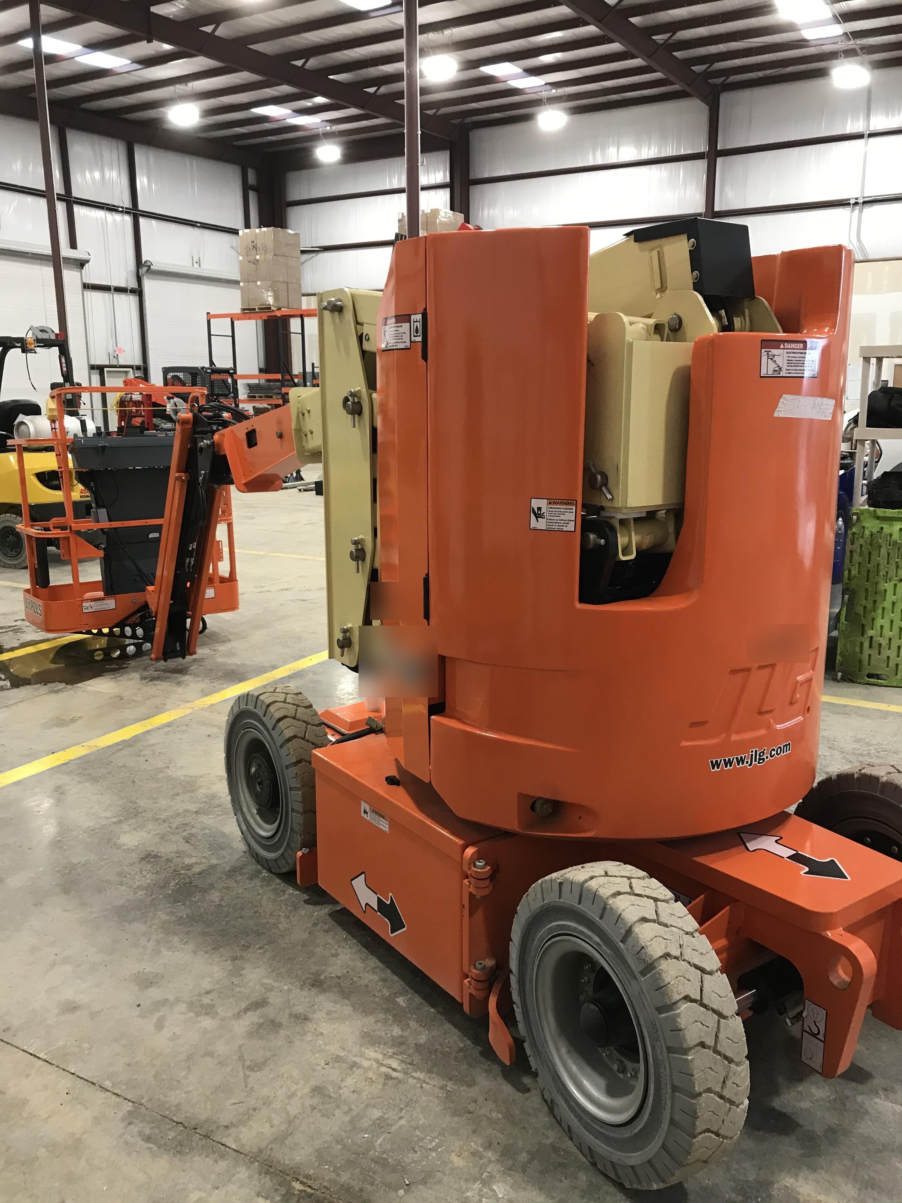 2019 JLG E300AJP