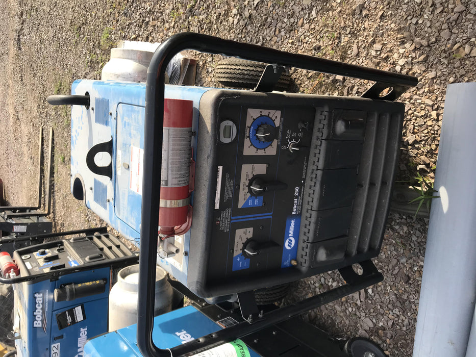 2019 Miller Electric BOBCAT 250 Standard w/Running Gear, Bracket, Hose