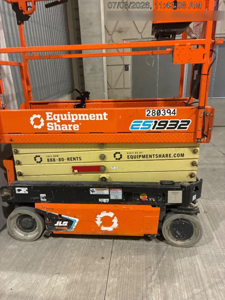 2022 JLG ES1932
