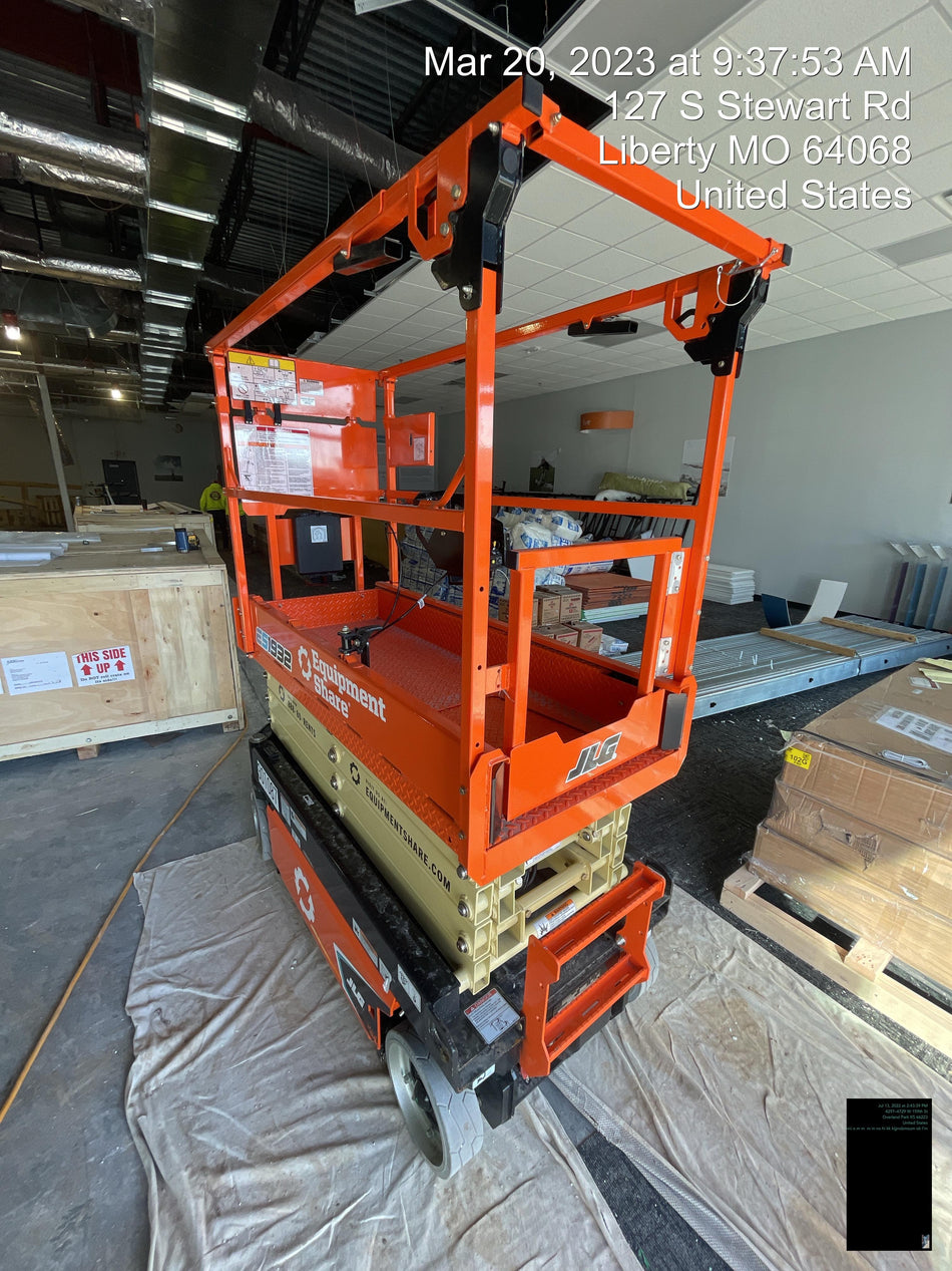 2023 JLG ES1932