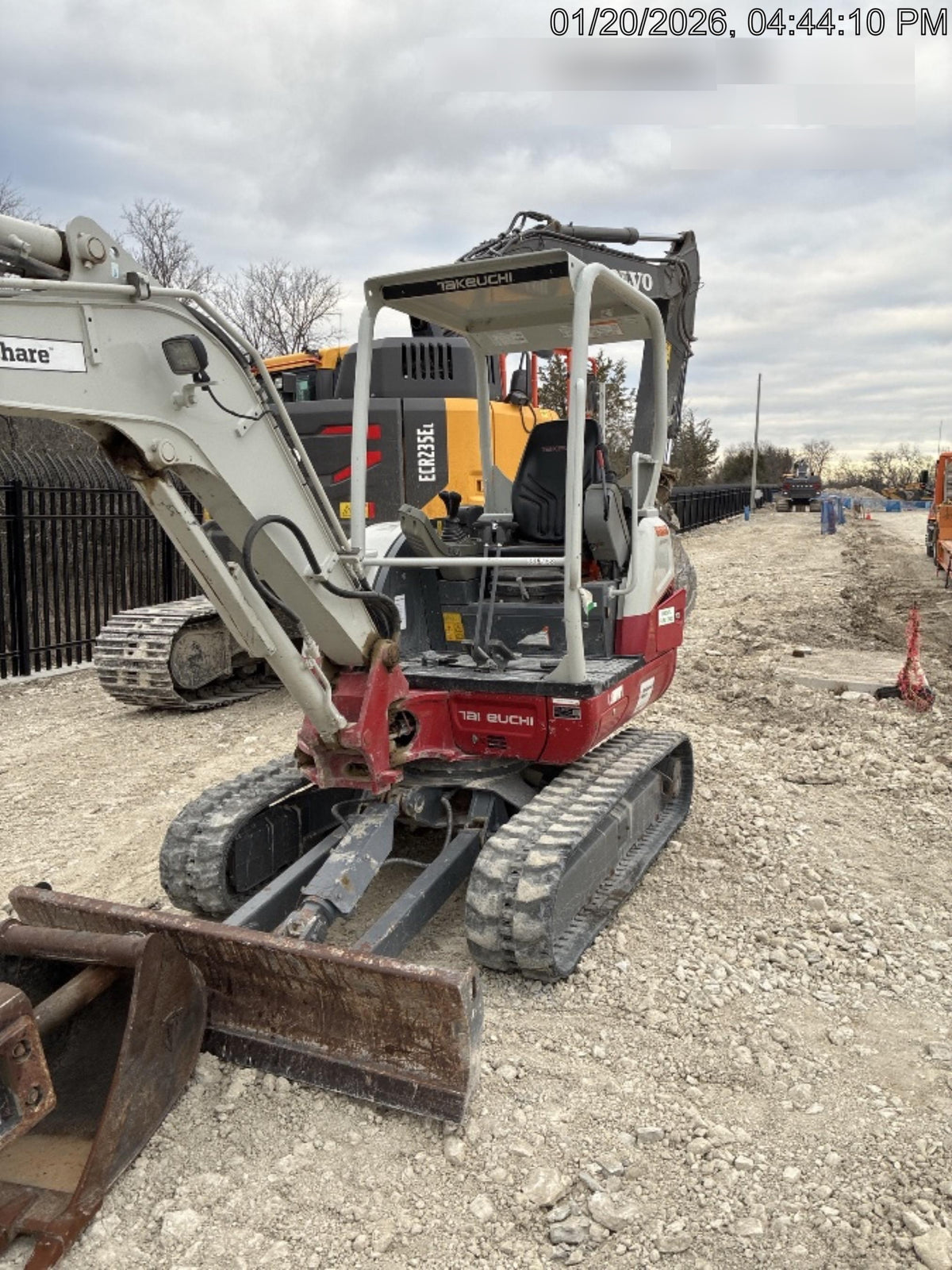 2023 TAKEUCHI TB235-2R