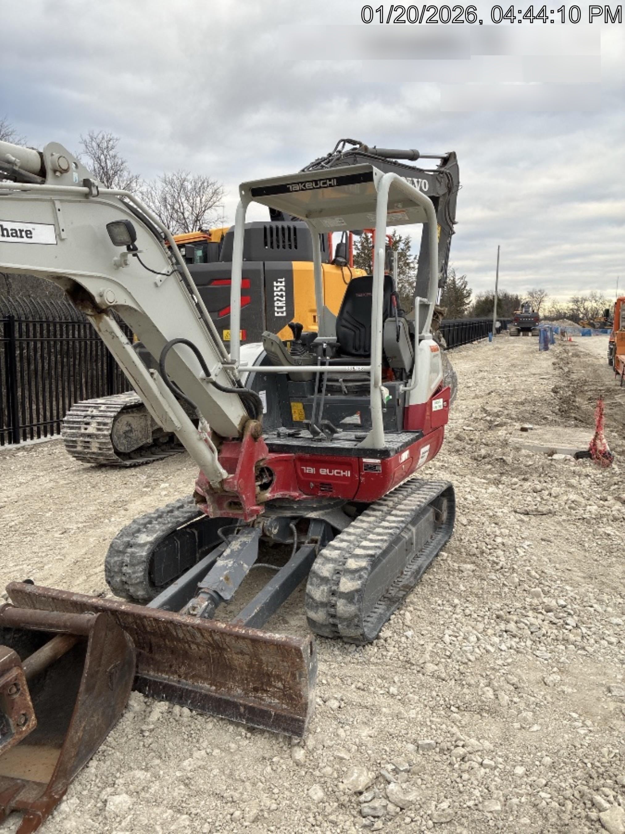 2023 TAKEUCHI TB235-2R