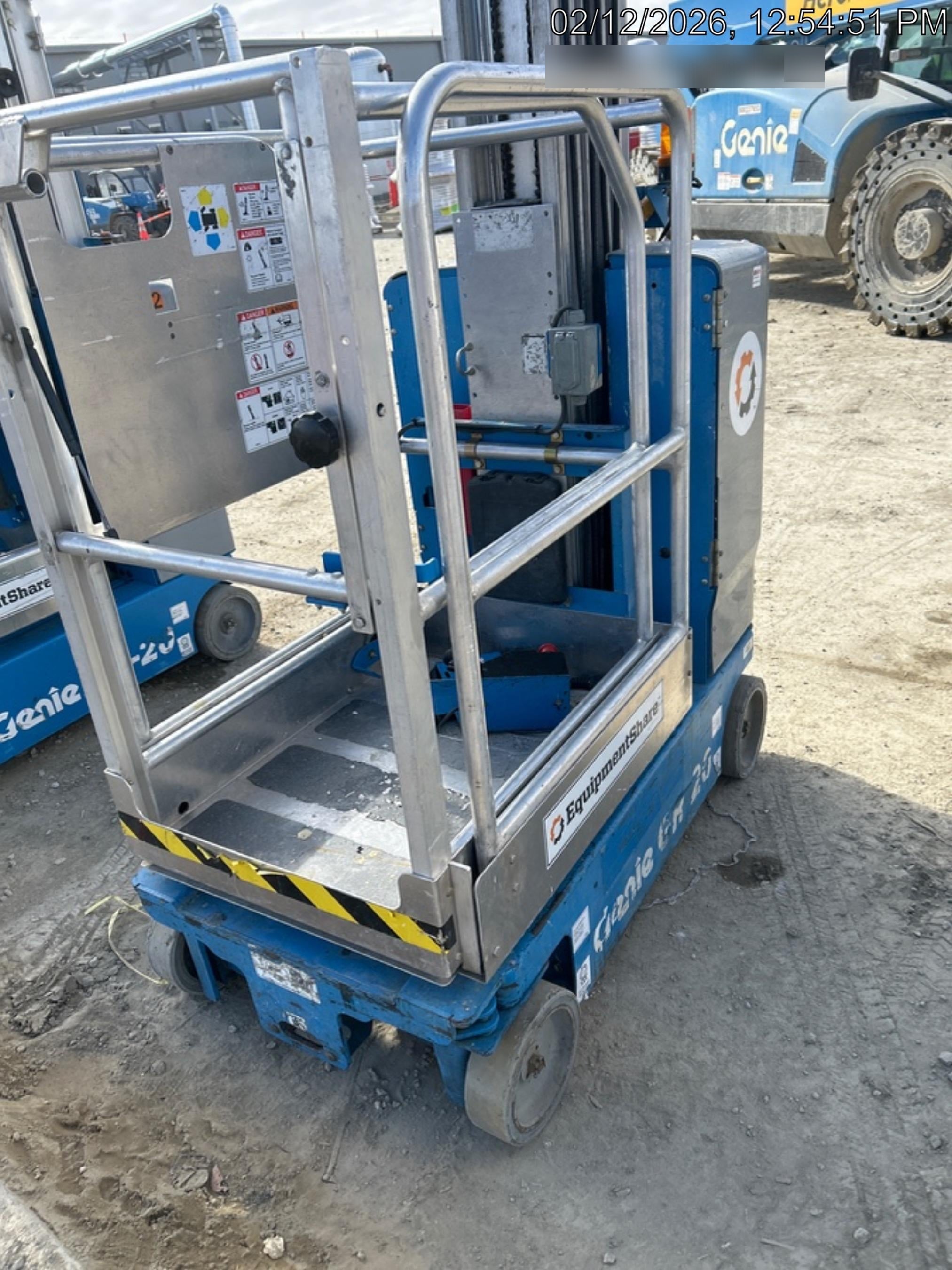 2011 GENIE GR-20