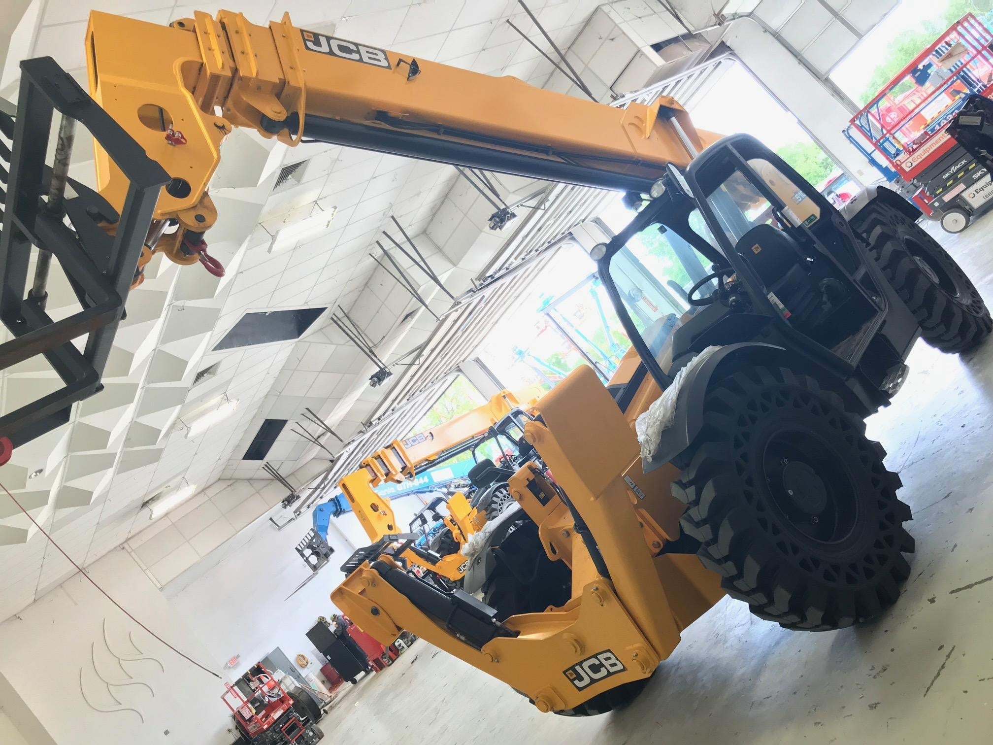 2019 JCB 510-56