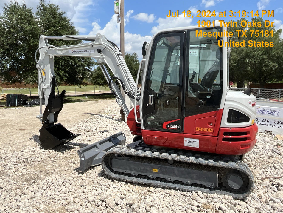 2024 TAKEUCHI TB250-2CR