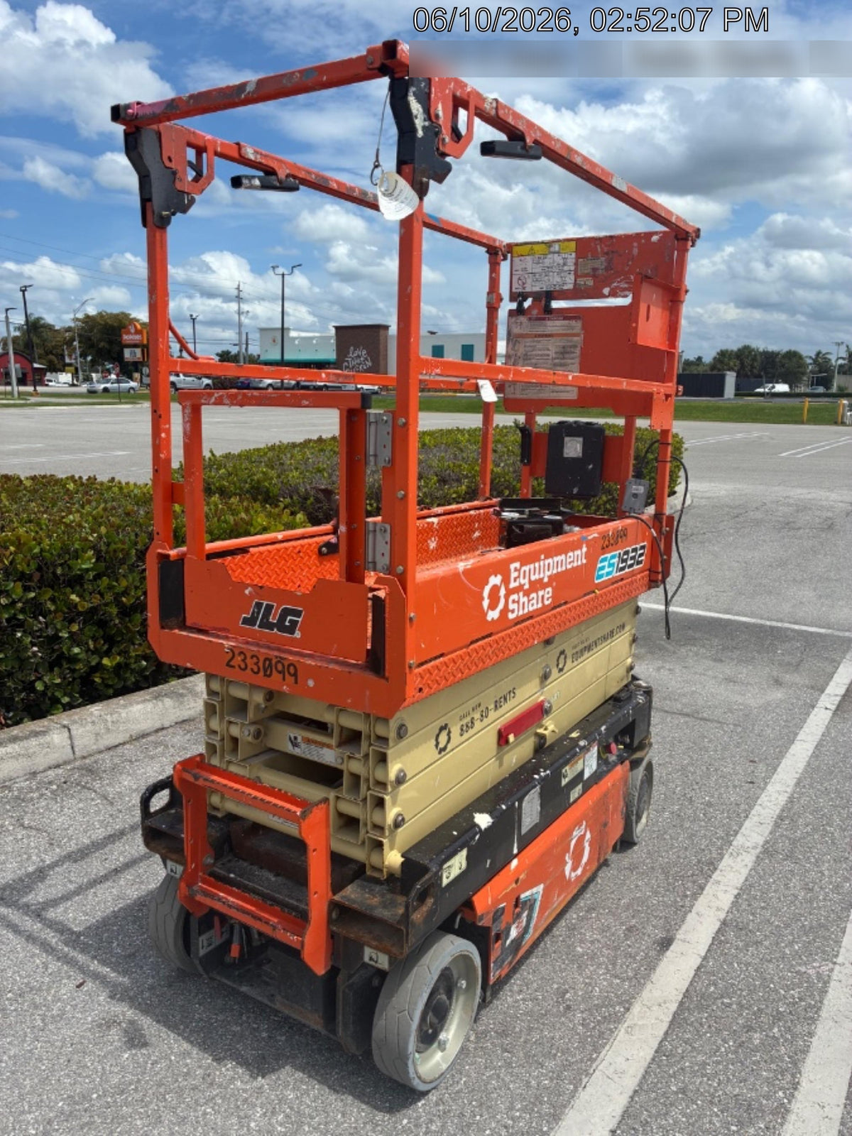 2022 JLG ES1932