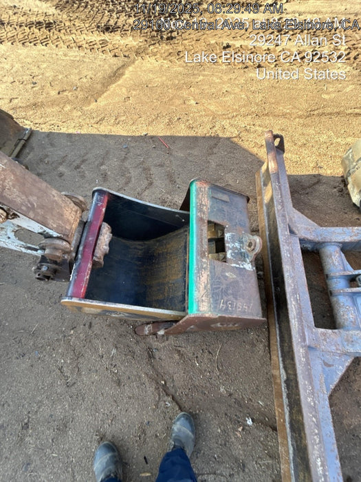 2025 TAKEUCHI 24" Bucket Takeuchi