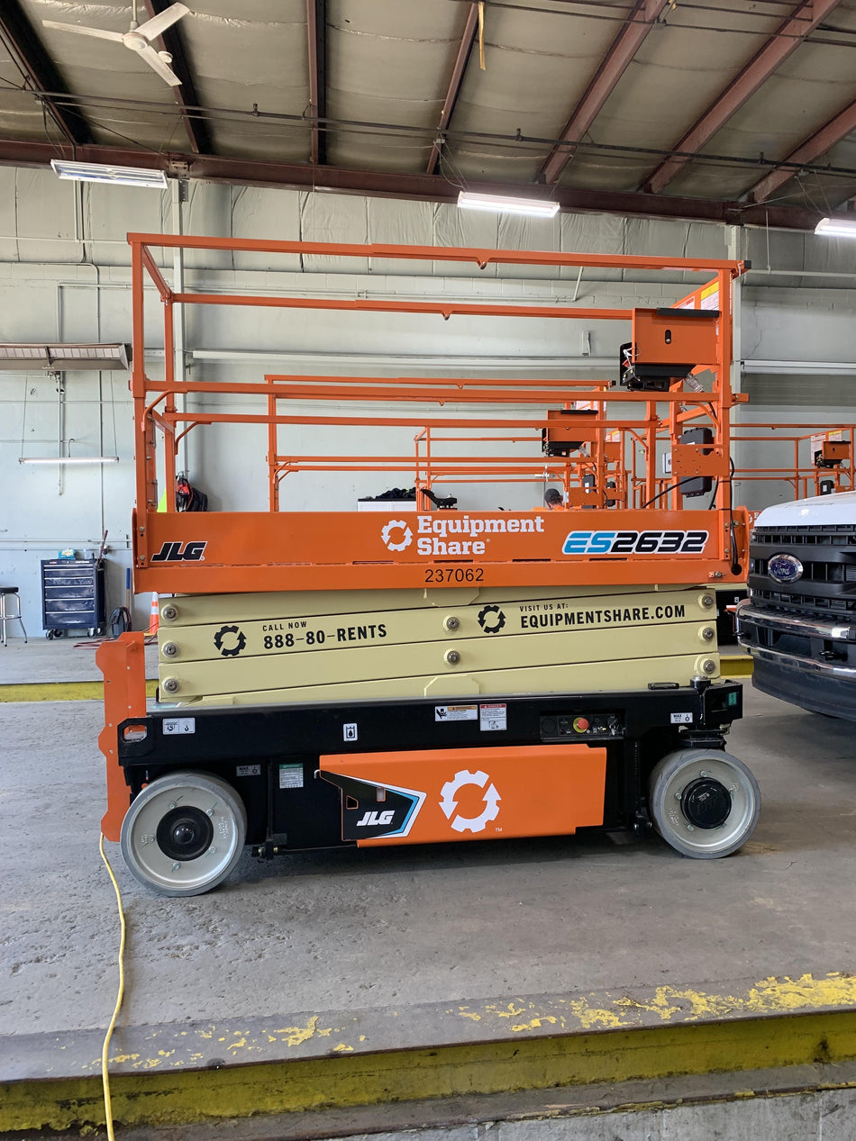 2022 JLG ES2632