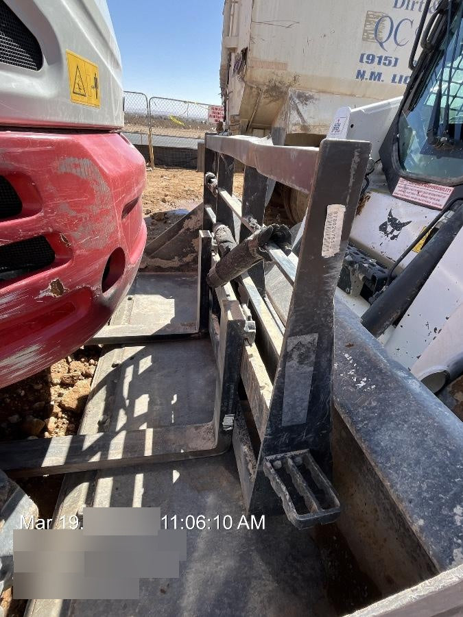 2023 ARROW MATERIAL HANDLING 48" Pallet Forks - Arrow