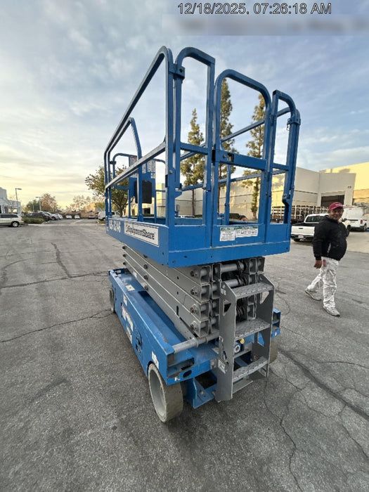 2020 Genie GS-3246 Standard, Folding full height swing gate, 800W Inverter