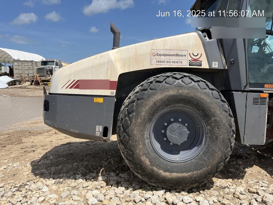 2022 DYNAPAC CA2500D