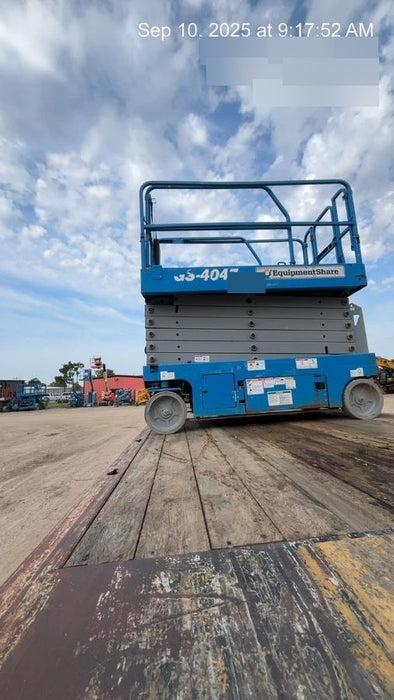 2019 Genie GS-4047 Folding rails with half height swing gate