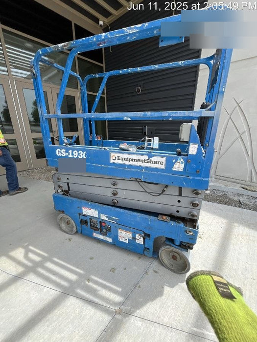 2019 Genie GS-1930 Fixed rails with chain Entry