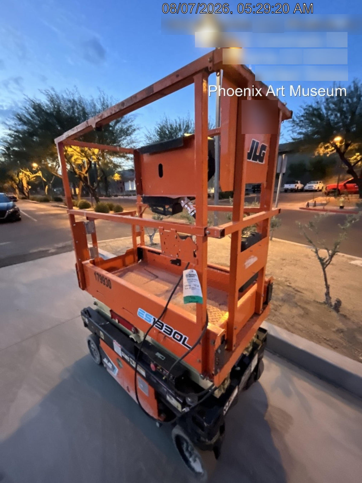 2021 JLG ES1330L
