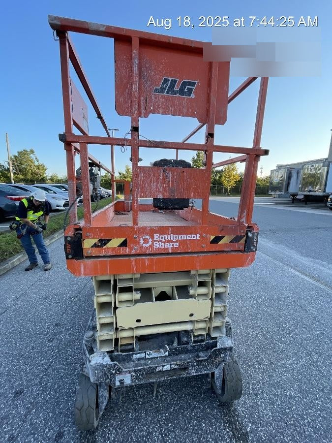 2022 JLG ES3246